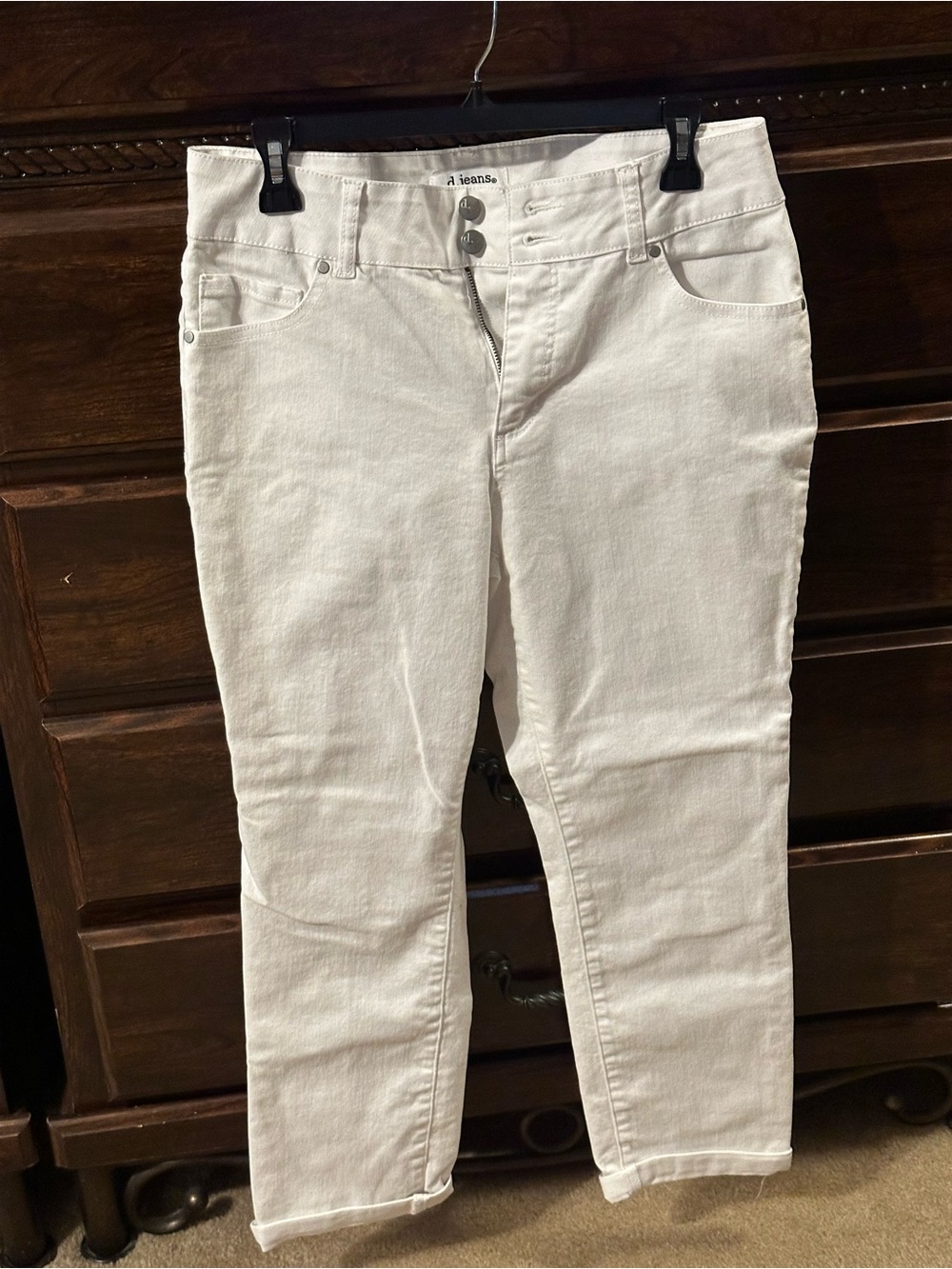 d. jeans White Cropped Ankle Jeans